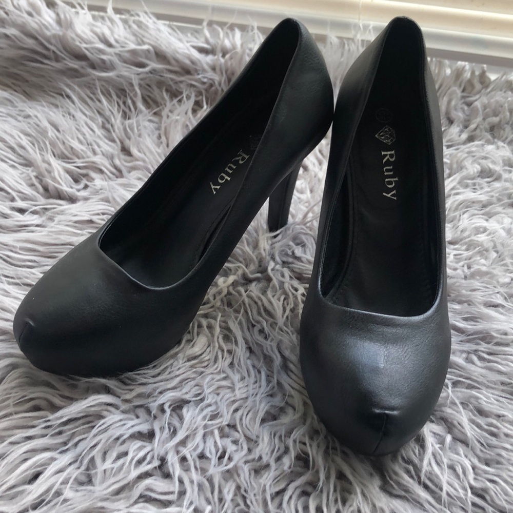 High heels - Picture 3 of 3